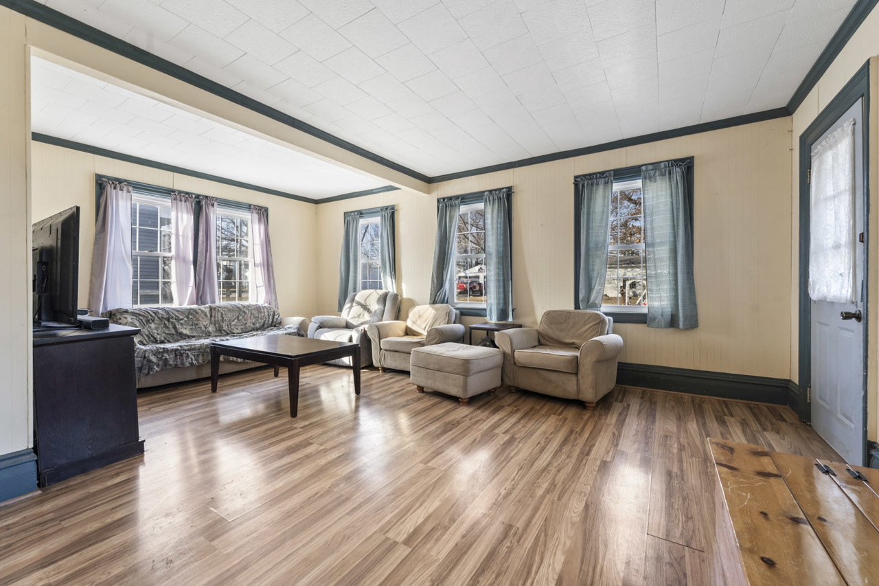 109 E Cherokee Avenue, Shabbona, IL 60550