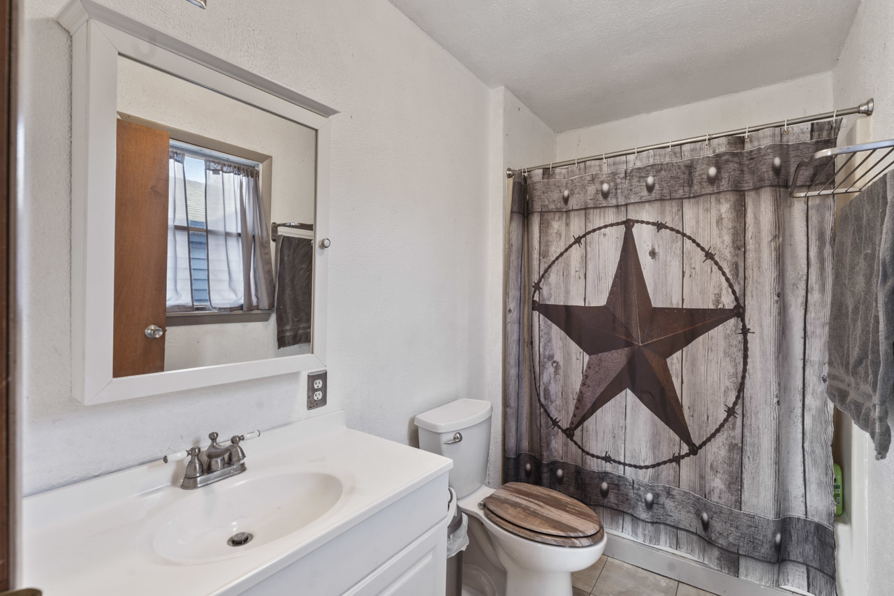 109 E Cherokee Avenue, Shabbona, IL 60550