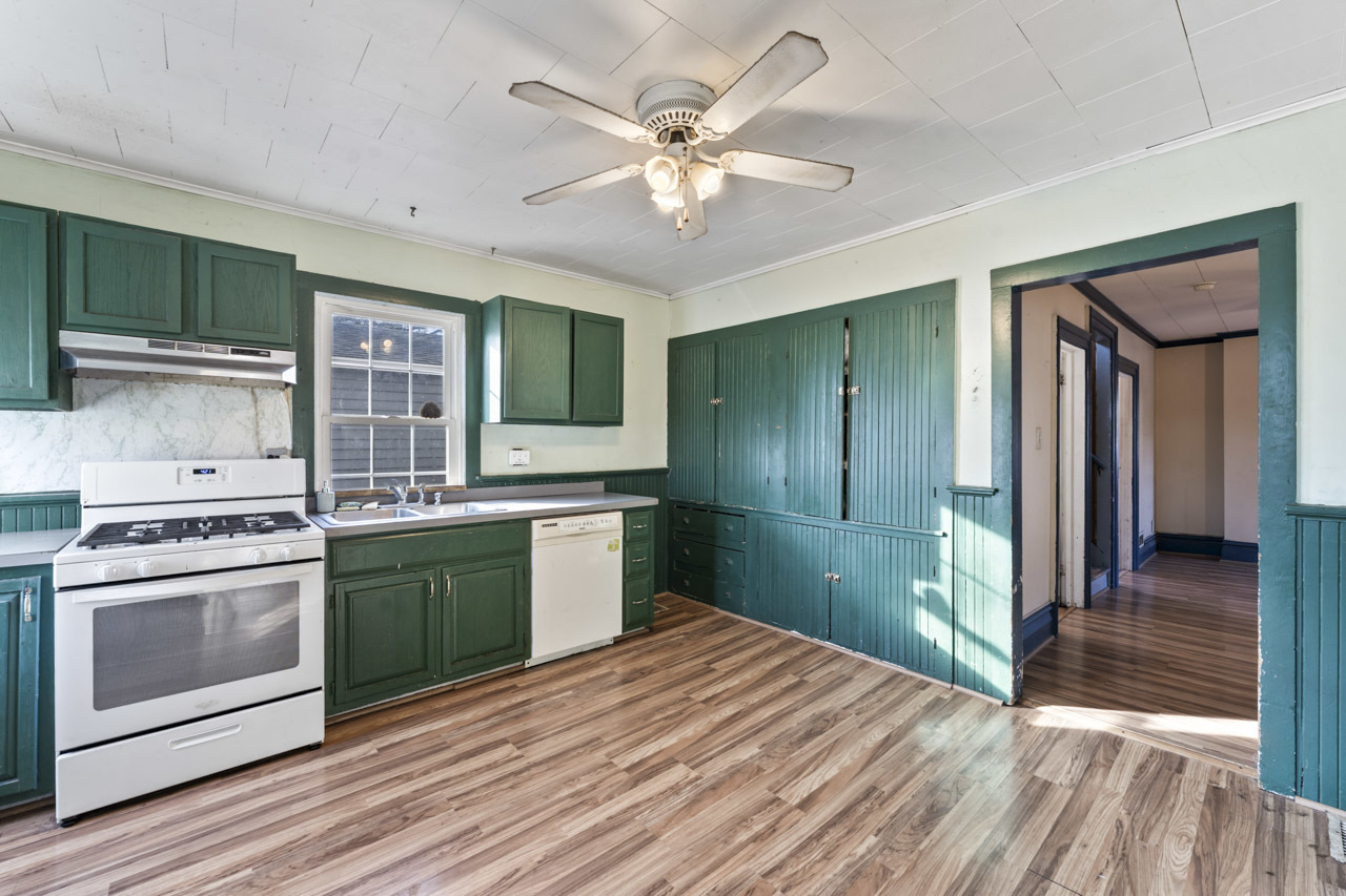 109 E Cherokee Avenue, Shabbona, IL 60550