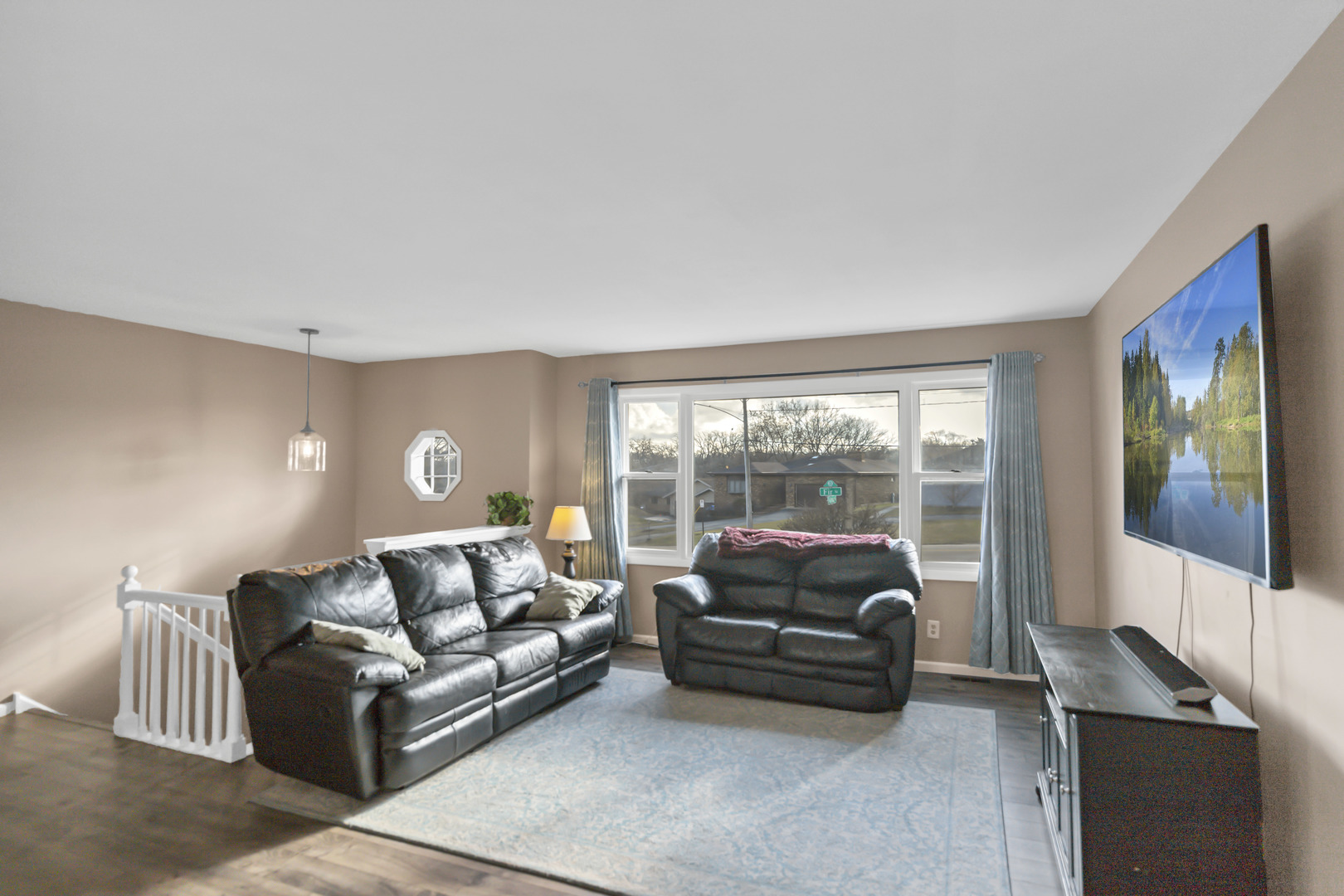 103 Fir Street, Lake In The Hills, IL 60156