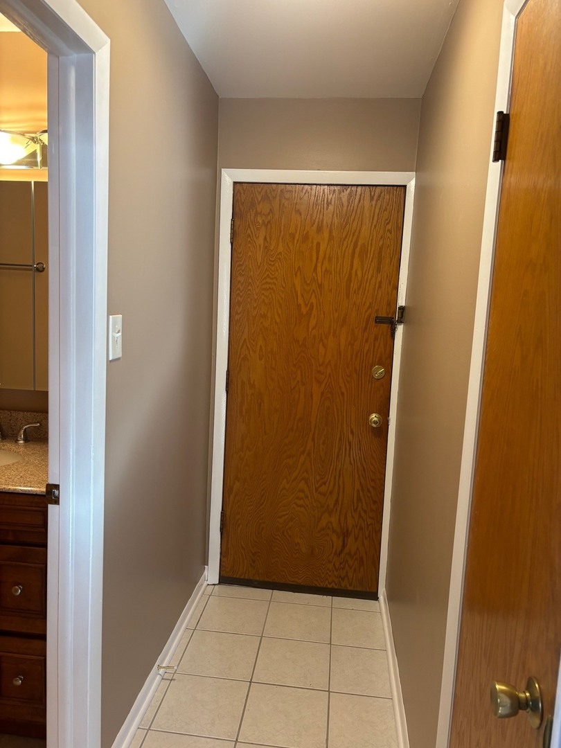 6323 W 64th Place #1D, Chicago, IL 60638