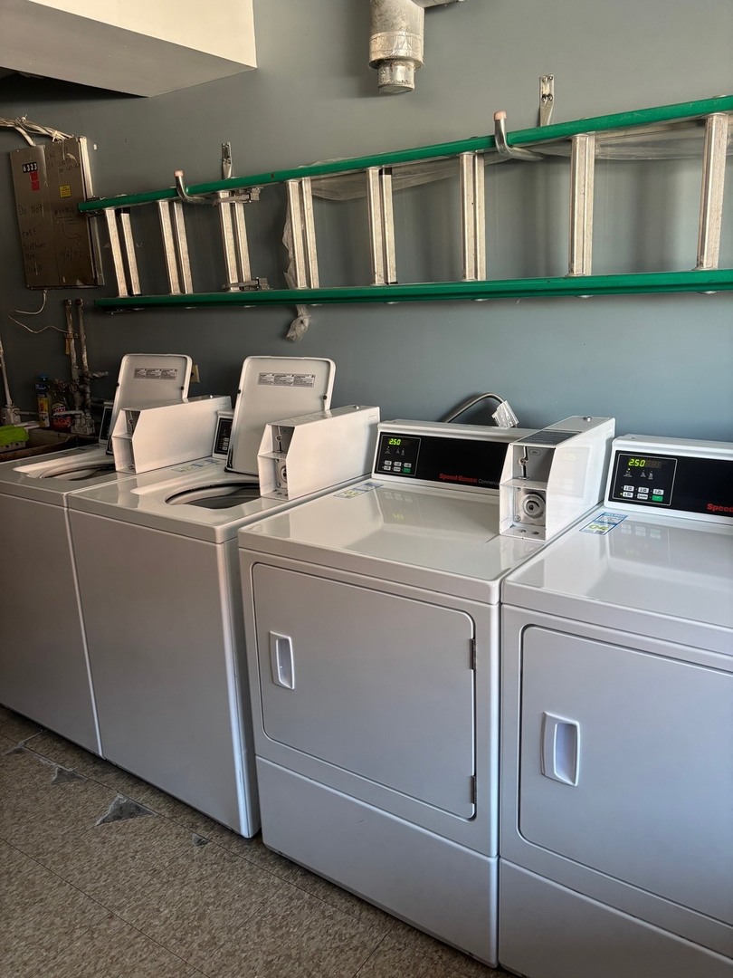 6323 W 64th Place #1D, Chicago, IL 60638