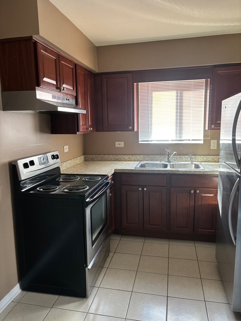 6323 W 64th Place #1D, Chicago, IL 60638