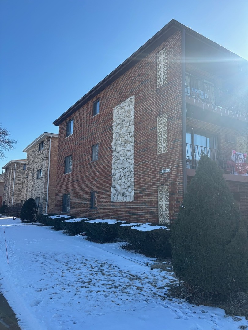 6323 W 64th Place #1D, Chicago, IL 60638