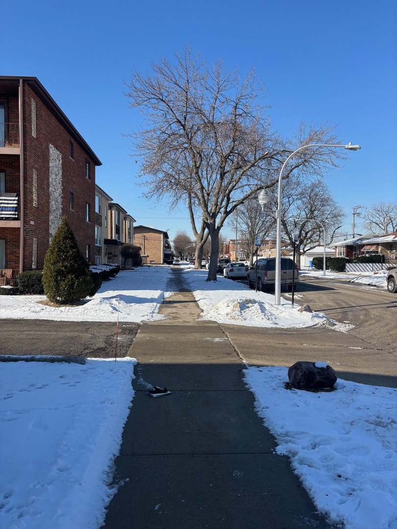 6323 W 64th Place #1D, Chicago, IL 60638