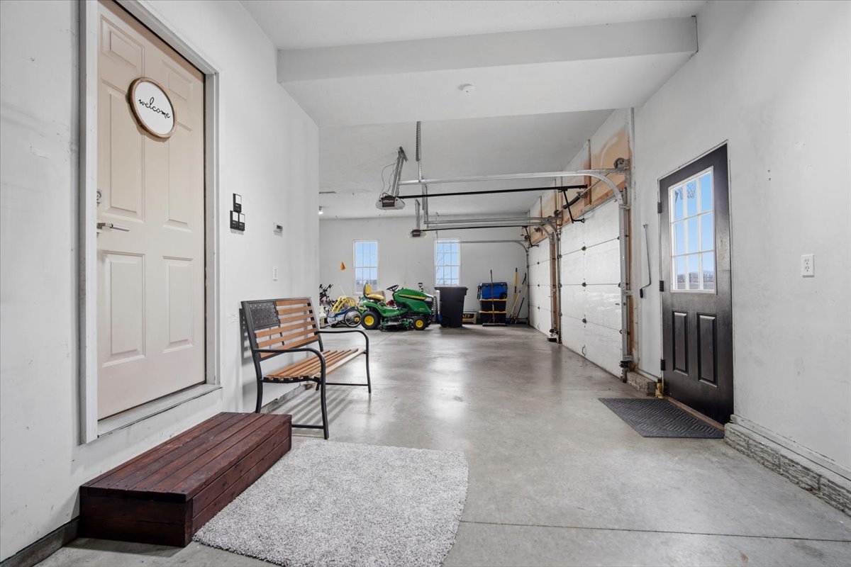 1101 N Pine Street, El Paso, IL 61738