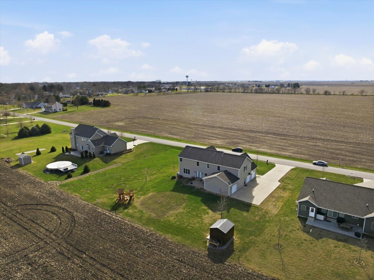 1101 N Pine Street, El Paso, IL 61738