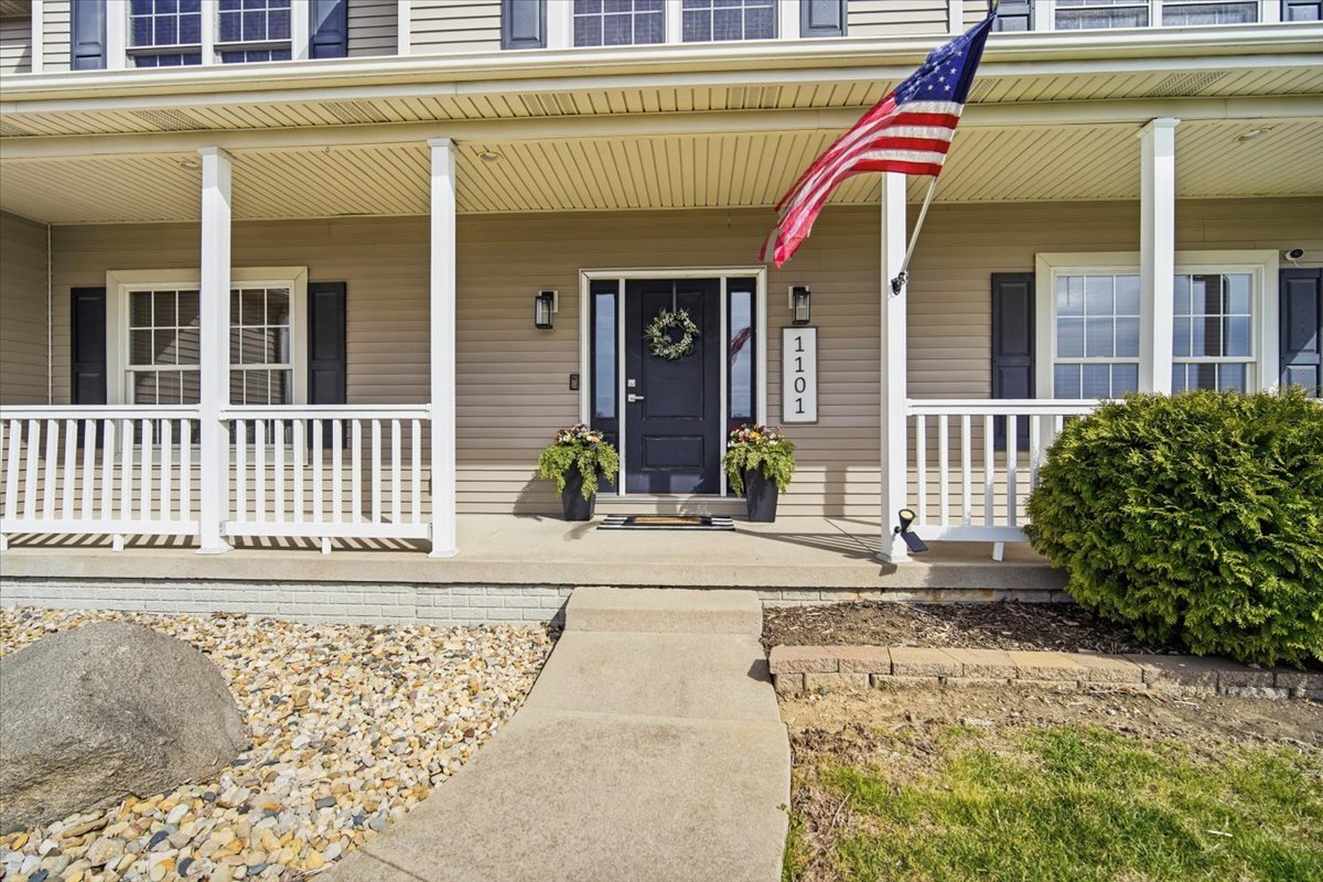 1101 N Pine Street, El Paso, IL 61738