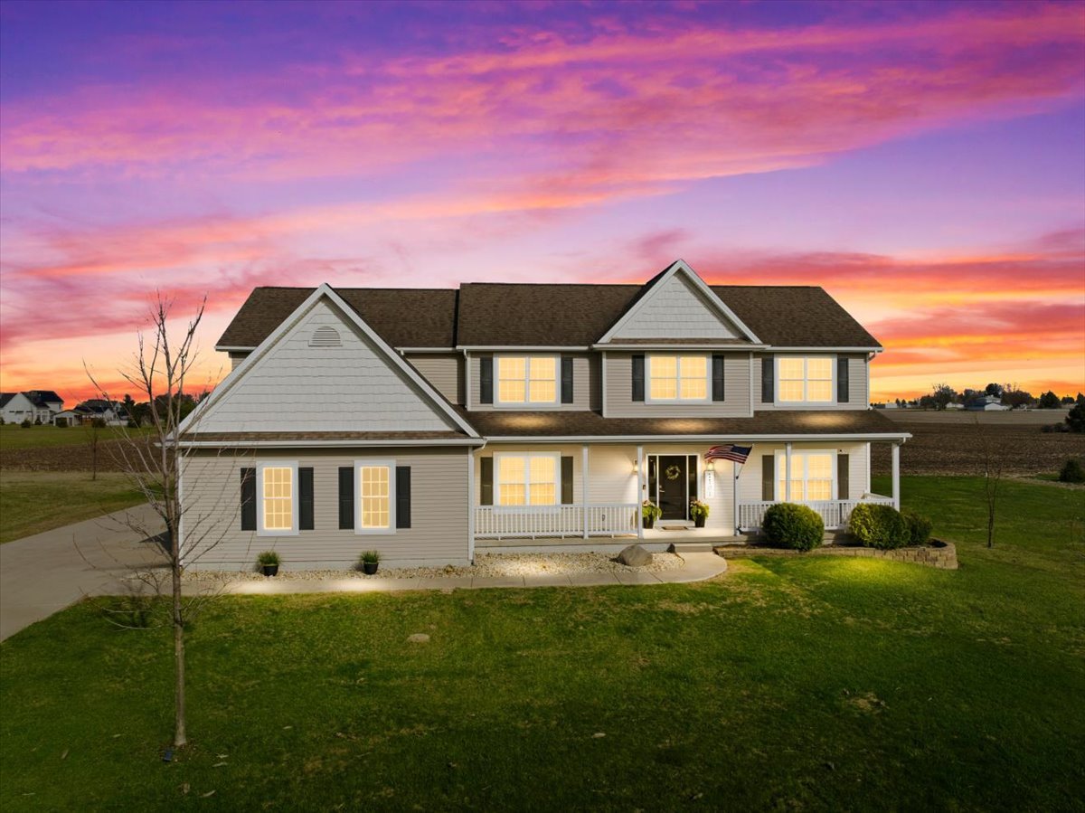 1101 N Pine Street, El Paso, IL 61738