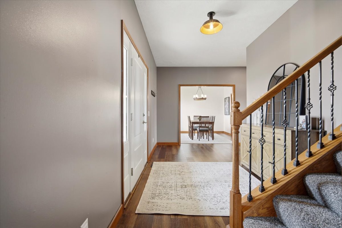 1101 N Pine Street, El Paso, IL 61738