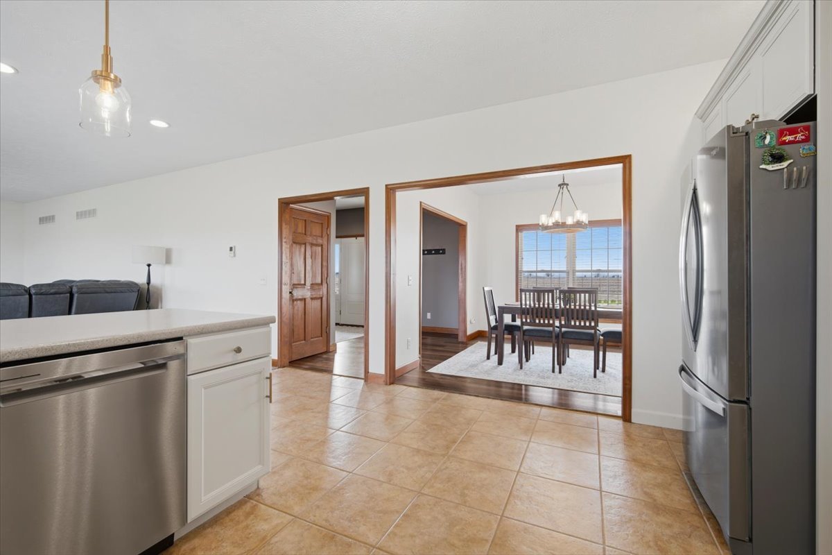 1101 N Pine Street, El Paso, IL 61738