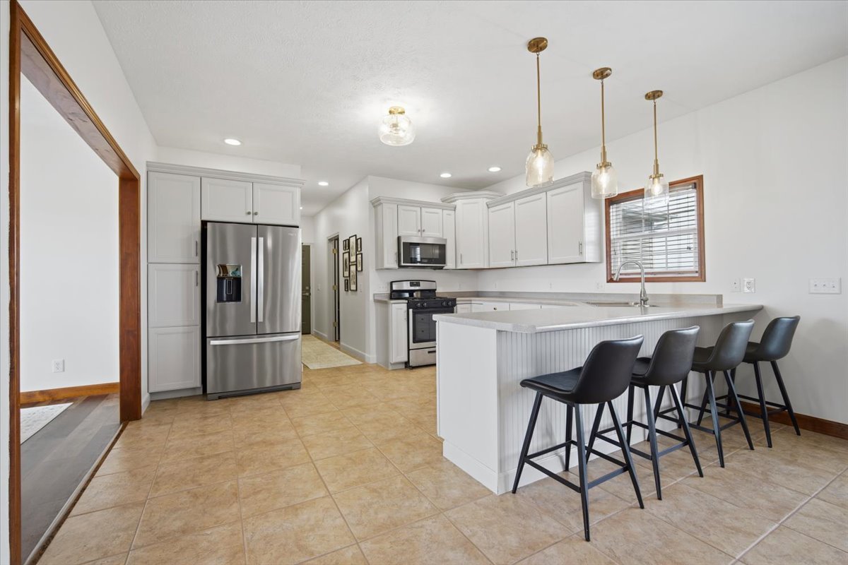 1101 N Pine Street, El Paso, IL 61738