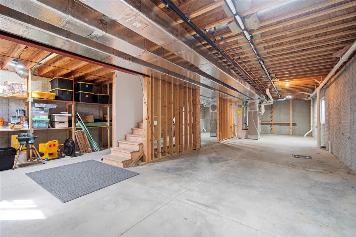 1101 N Pine Street, El Paso, IL 61738