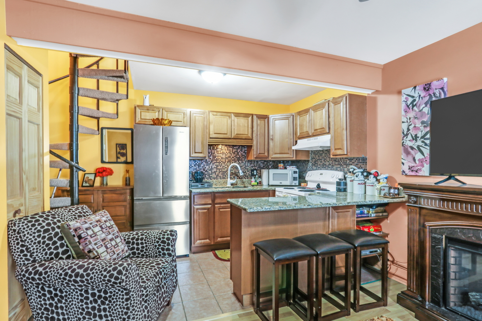 32 Montego Colony #6, Fox Lake, IL 60020