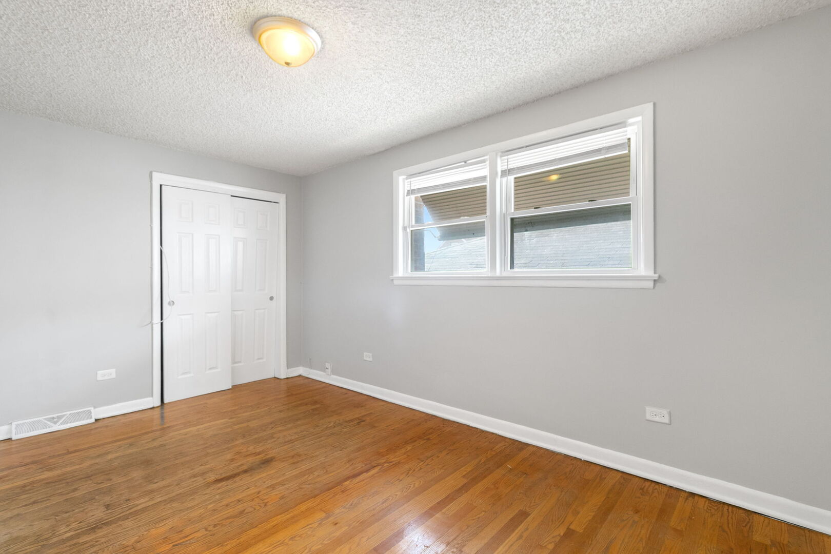 7216 S CENTRAL PARK Avenue, Chicago, IL 60629