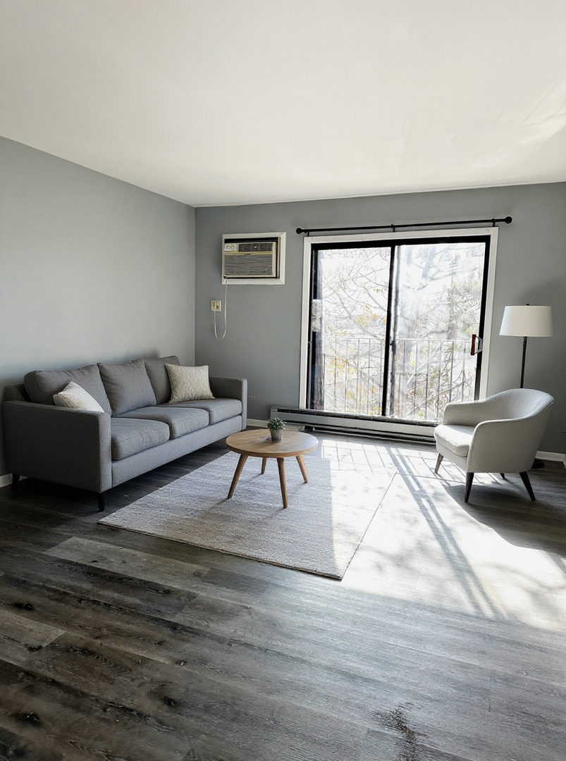 190 S Waters Edge Drive #302, Glendale Heights, IL 60139