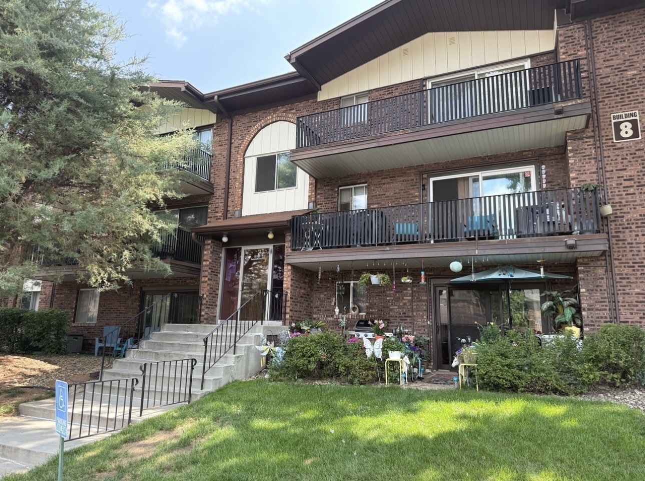 13933 James Drive #822, Crestwood, IL 60418