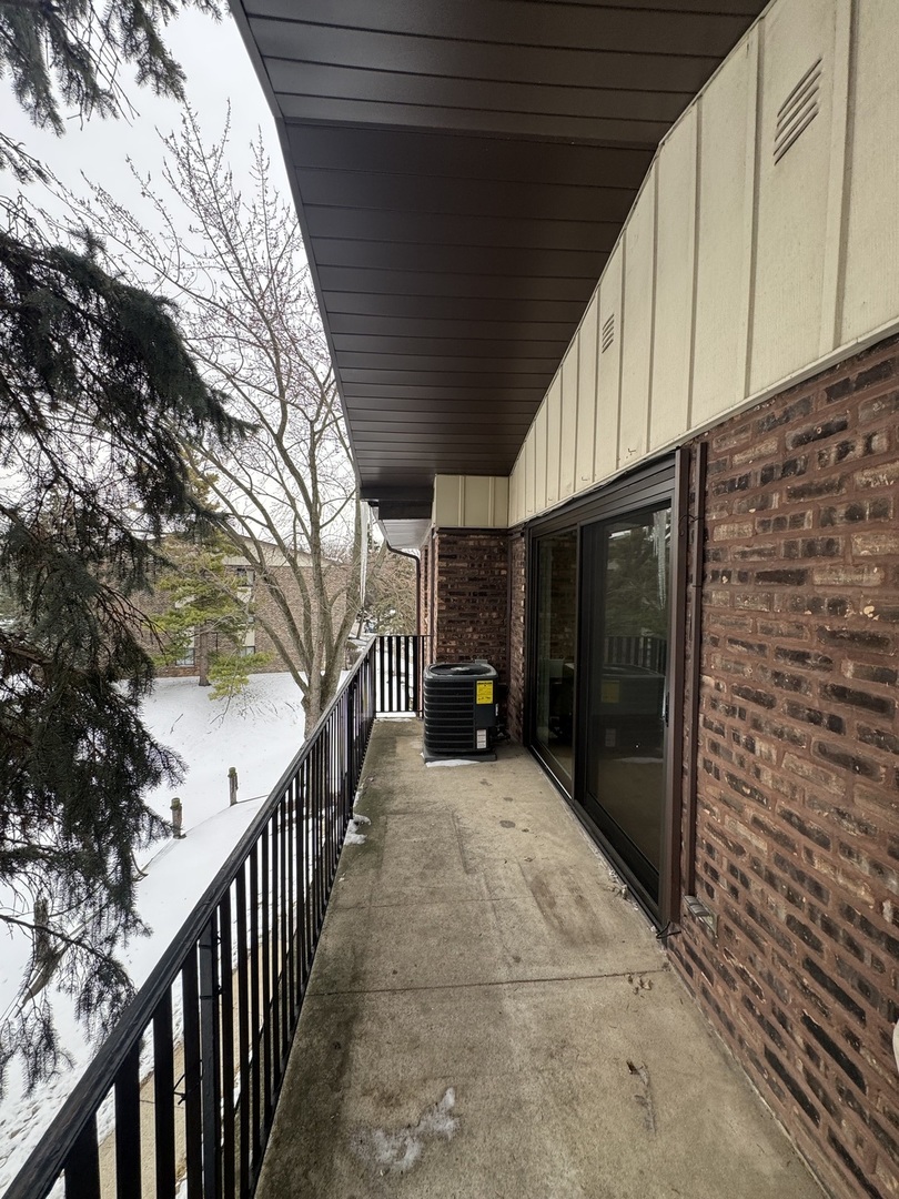 13933 James Drive #822, Crestwood, IL 60418