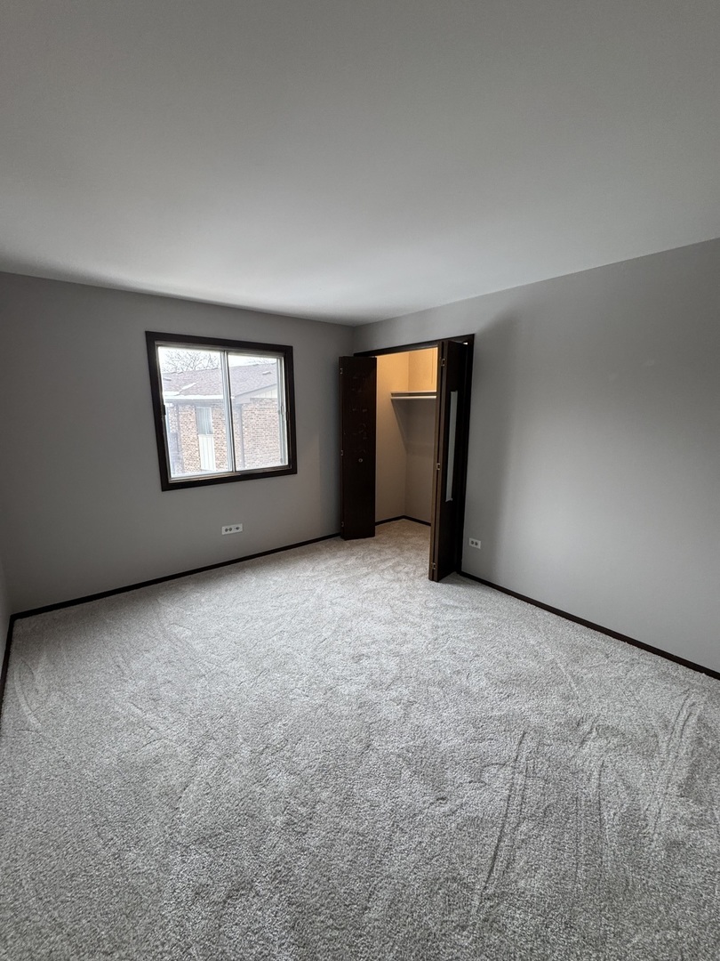 13933 James Drive #822, Crestwood, IL 60418