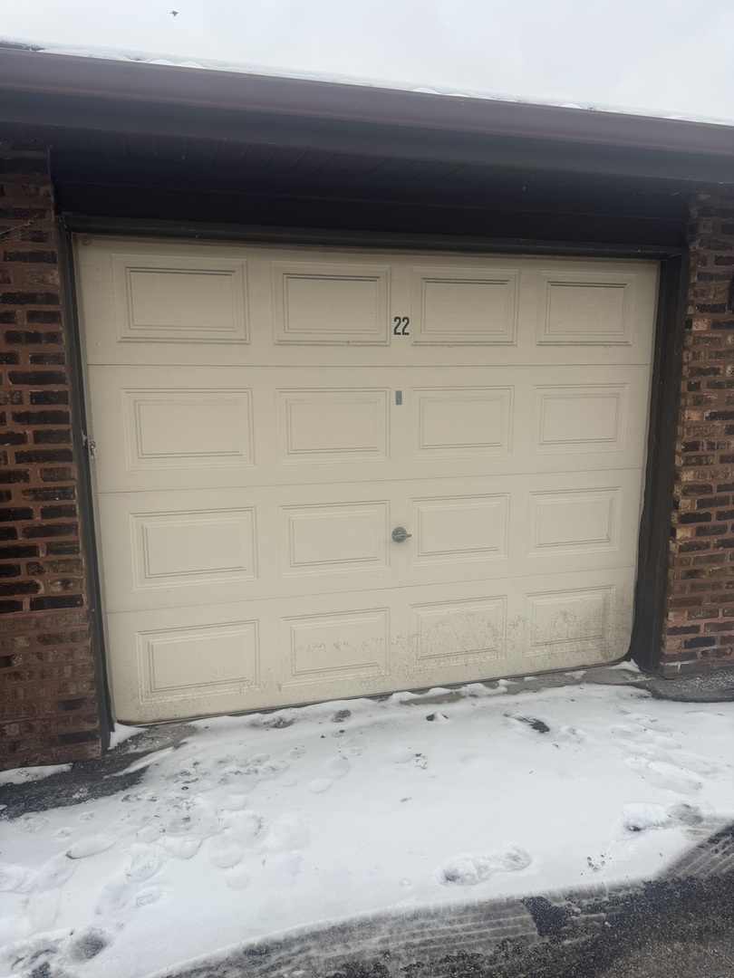 13933 James Drive #822, Crestwood, IL 60418