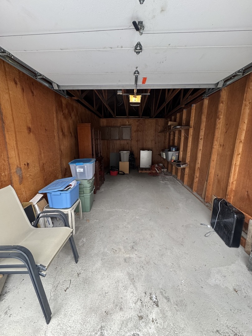 13933 James Drive #822, Crestwood, IL 60418