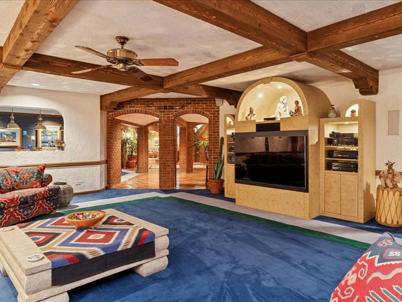 1719 Midwest Club Parkway, Oak Brook, IL 60523