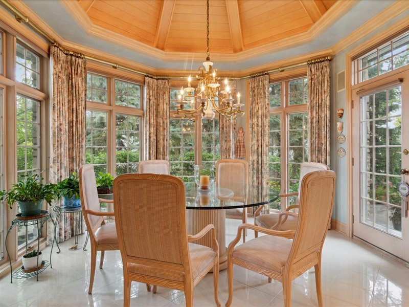 1719 Midwest Club Parkway, Oak Brook, IL 60523