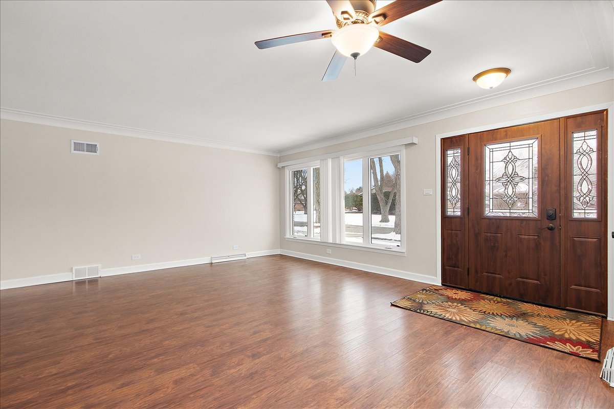 9808 S 51st Avenue, Oak Lawn, IL 60453