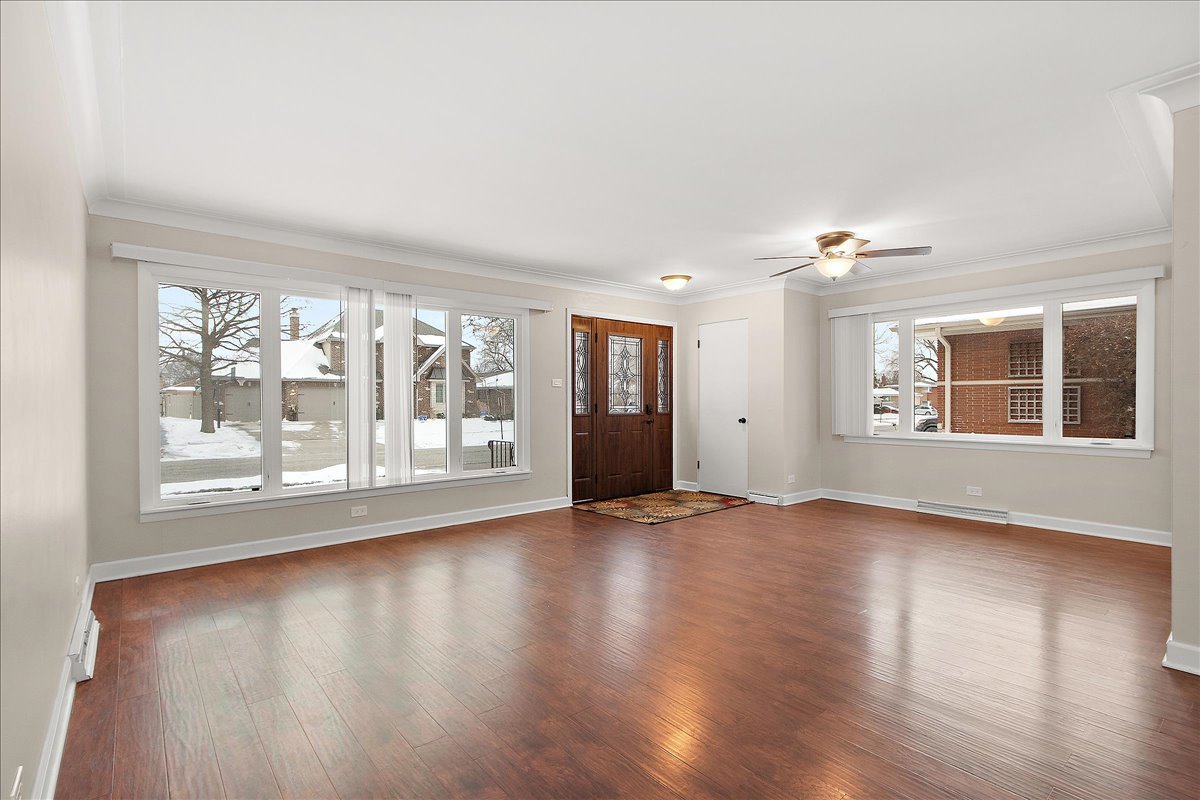 9808 S 51st Avenue, Oak Lawn, IL 60453