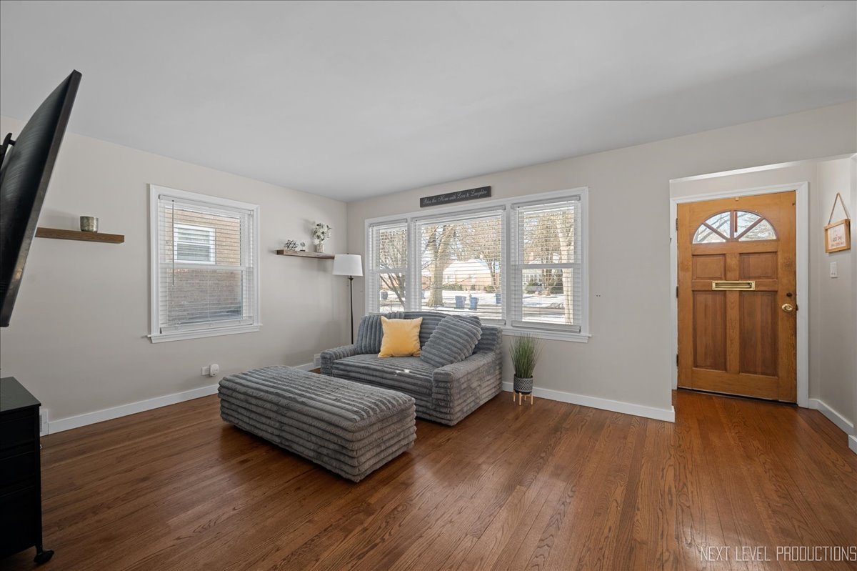 517 S Ardmore Avenue, Villa Park, IL 60181