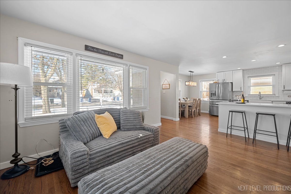 517 S Ardmore Avenue, Villa Park, IL 60181