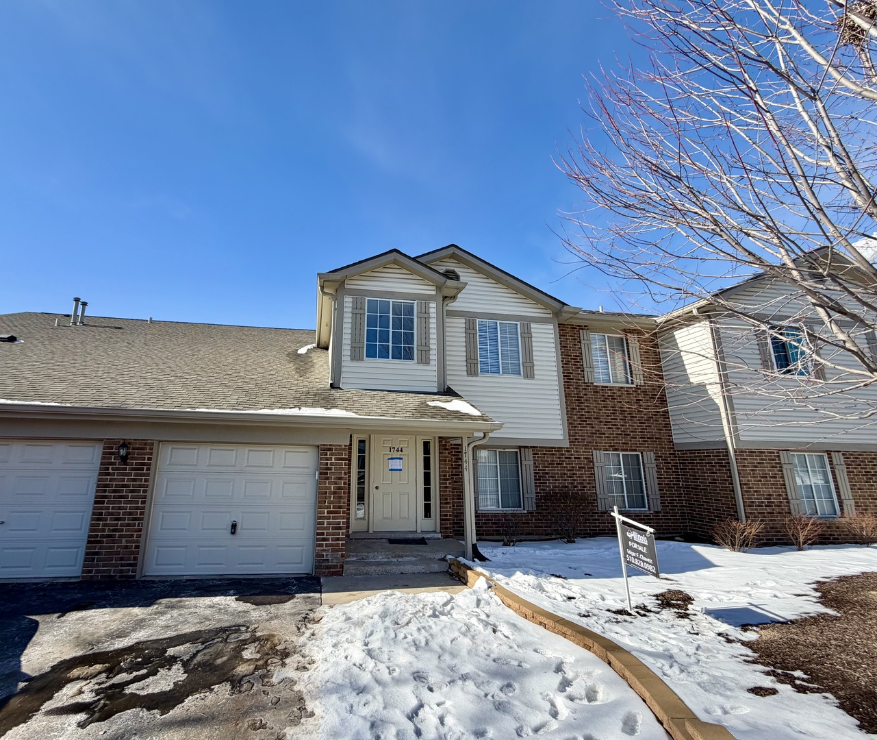 1744 Chesapeake Lane #4, Schaumburg, IL 60193