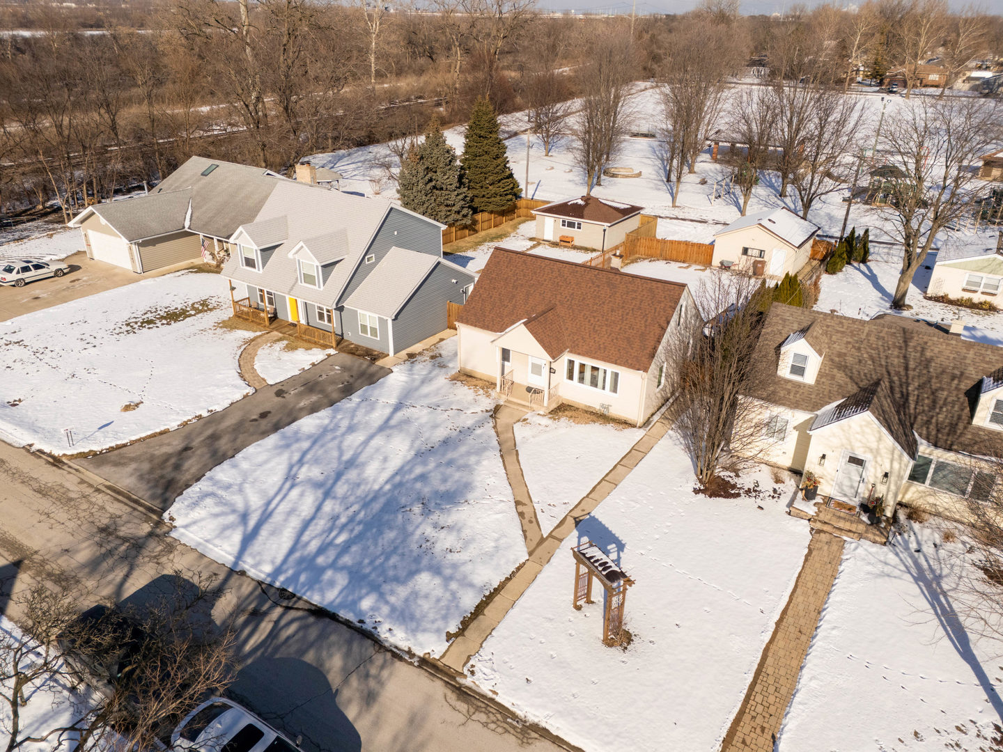 202 N Oakwood Avenue, Willow Springs, IL 60480