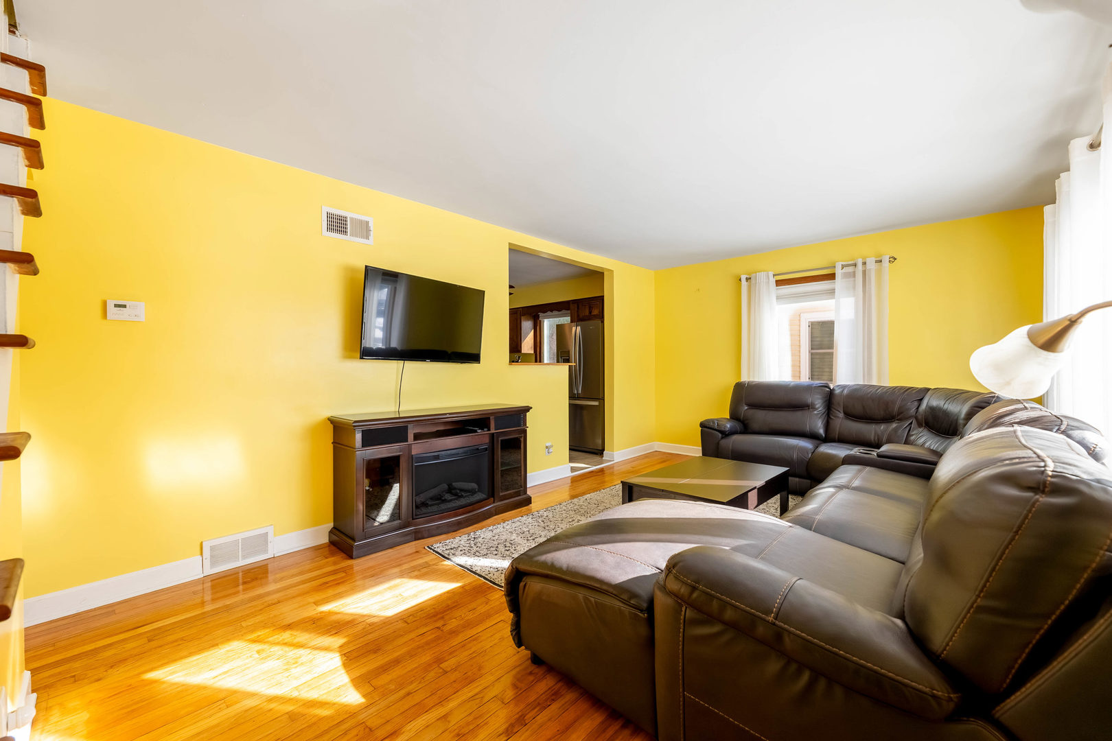 202 N Oakwood Avenue, Willow Springs, IL 60480