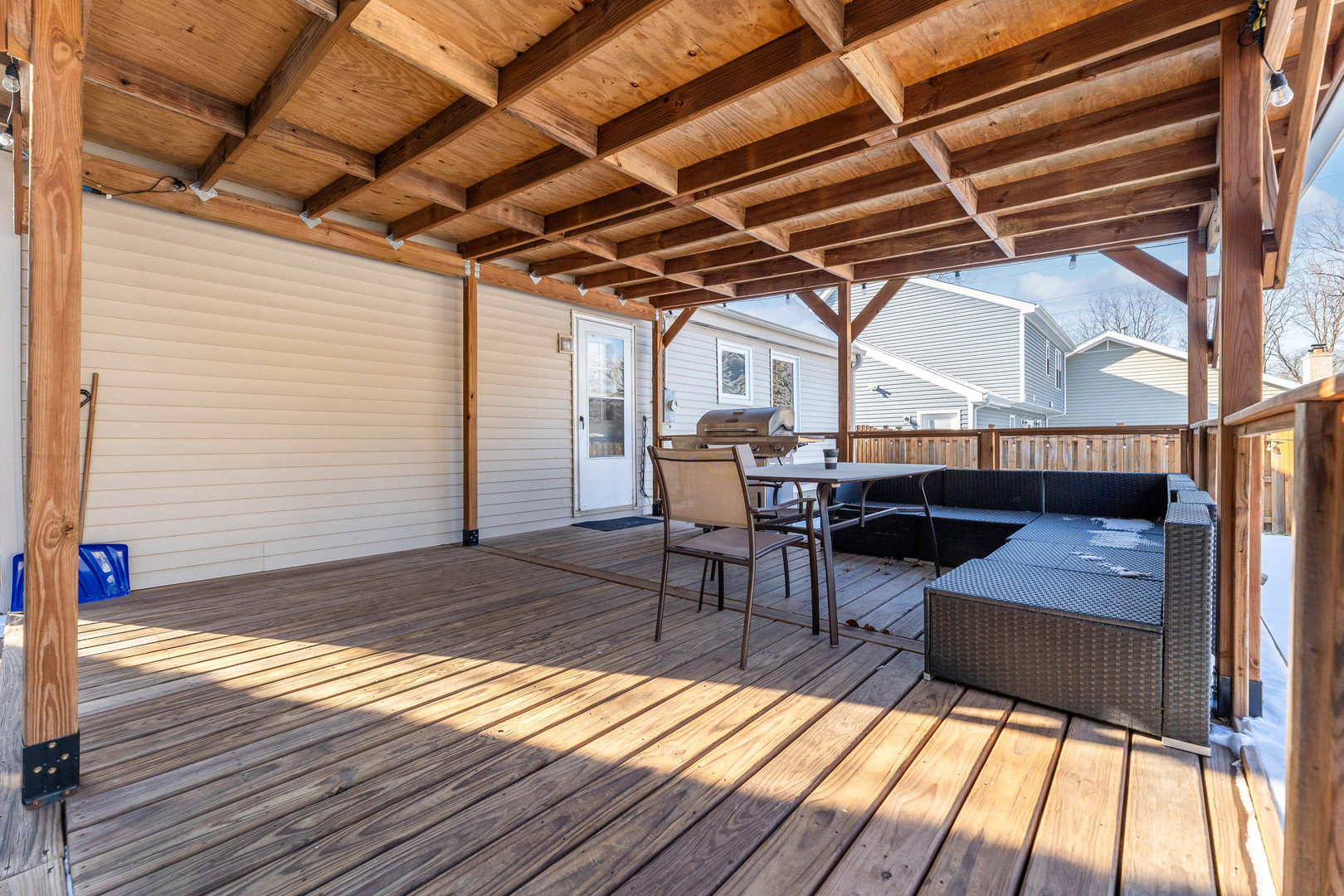 202 N Oakwood Avenue, Willow Springs, IL 60480