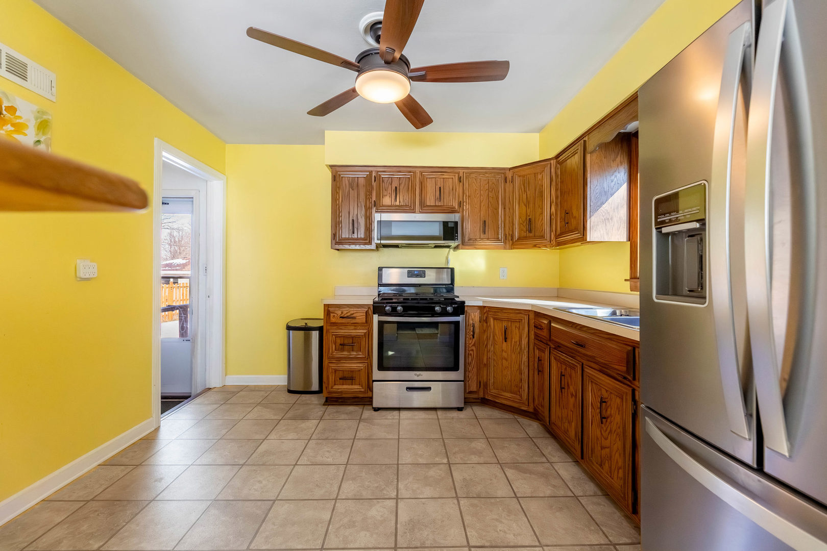 202 N Oakwood Avenue, Willow Springs, IL 60480