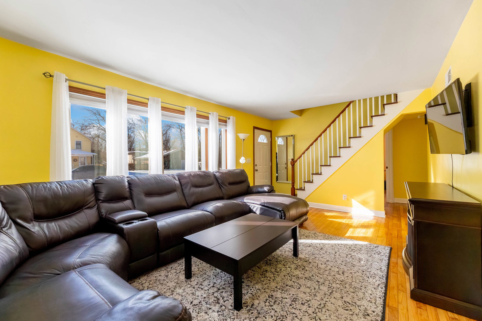 202 N Oakwood Avenue, Willow Springs, IL 60480