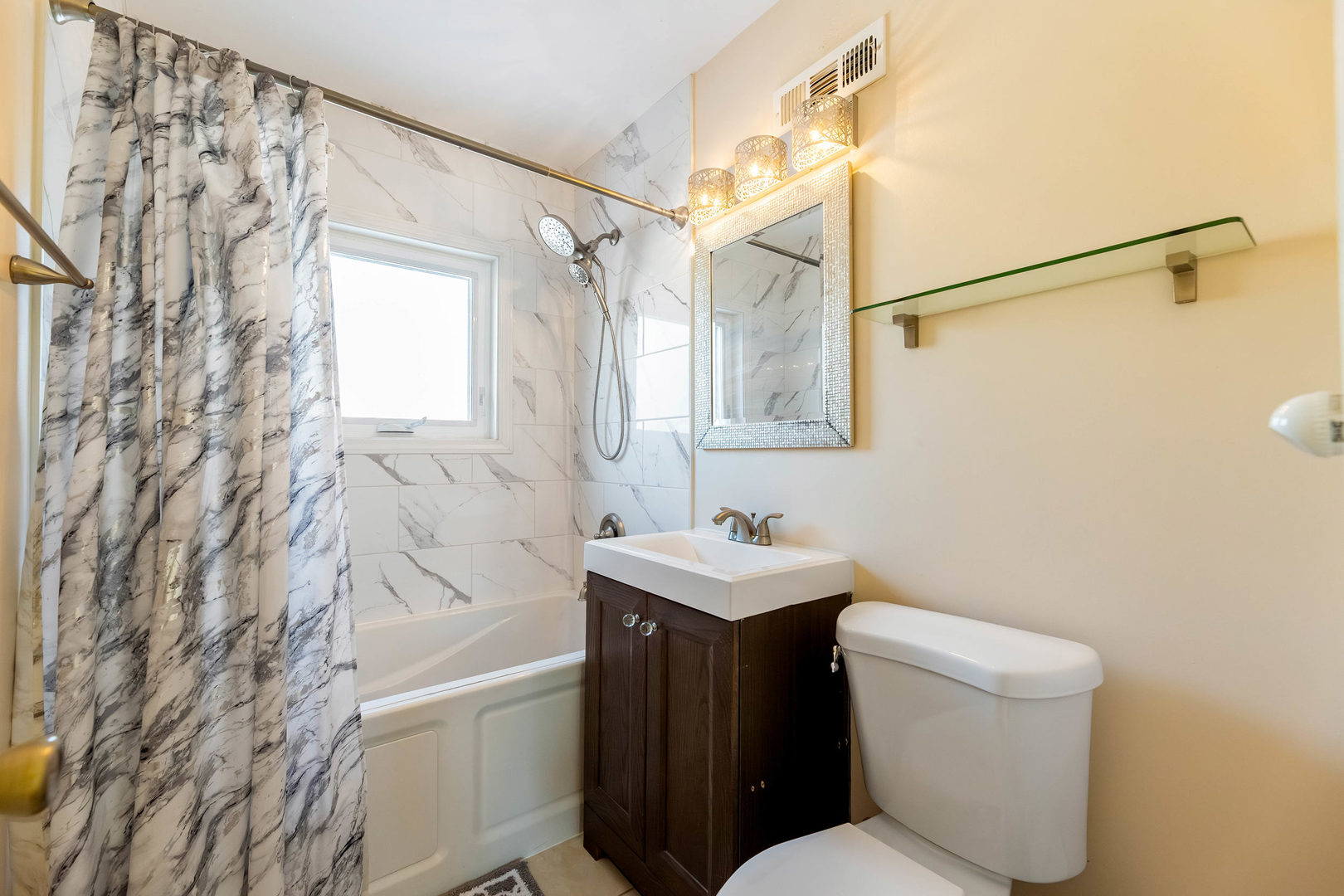 202 N Oakwood Avenue, Willow Springs, IL 60480