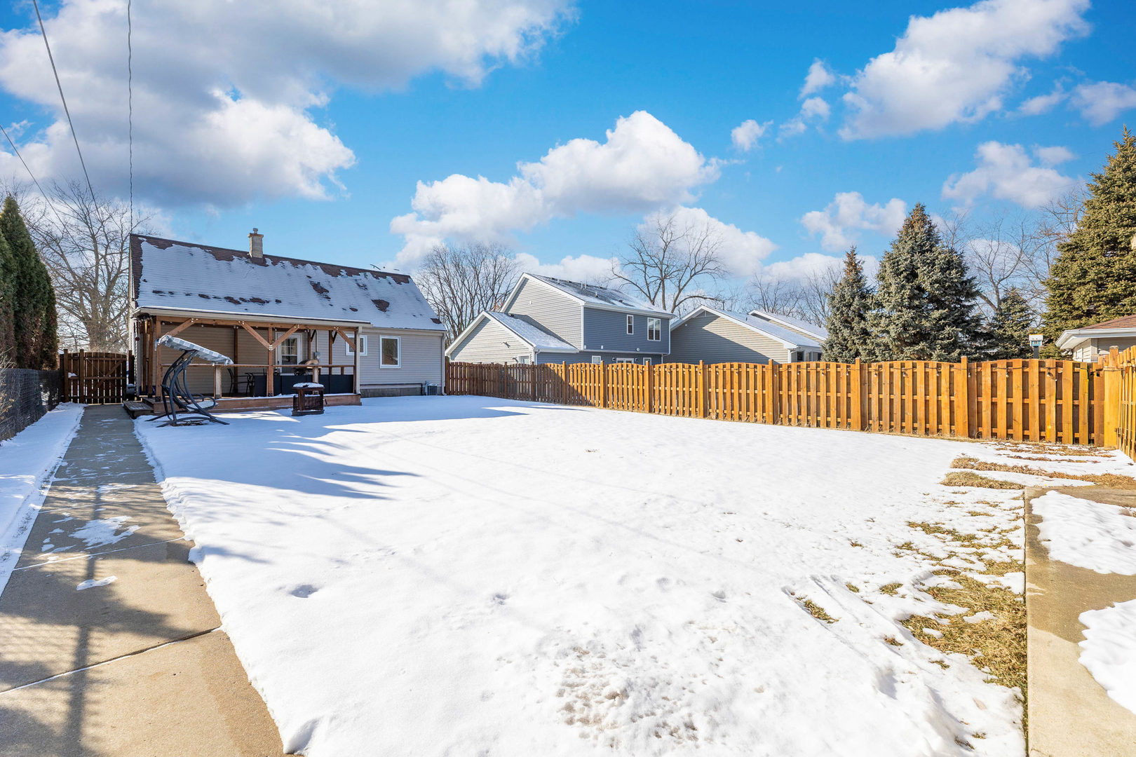 202 N Oakwood Avenue, Willow Springs, IL 60480