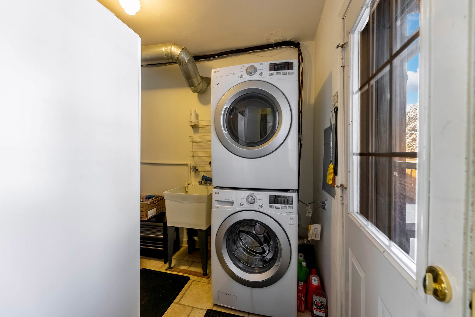 202 N Oakwood Avenue, Willow Springs, IL 60480