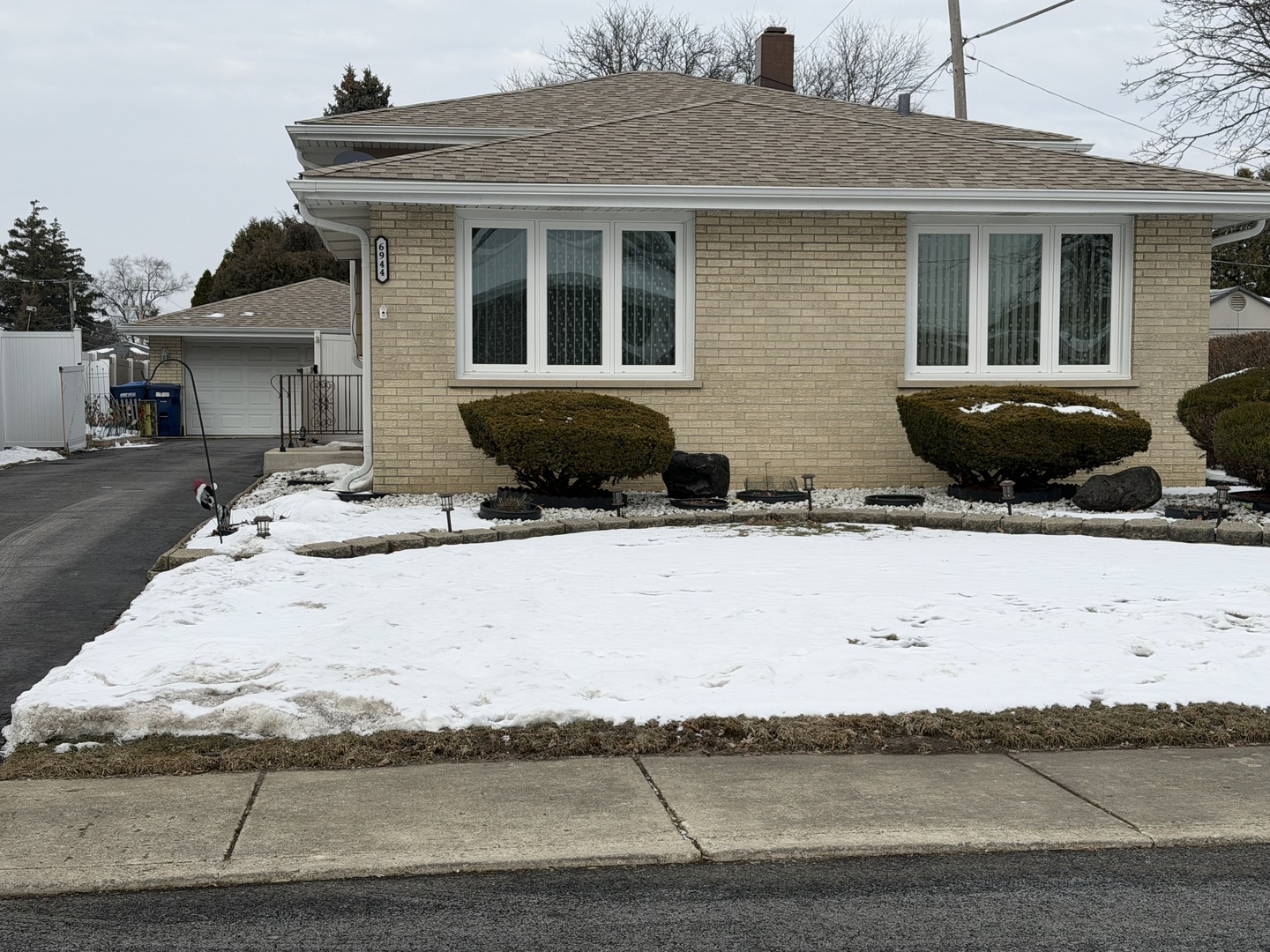 6944 W 106th Place, Worth, IL 60482