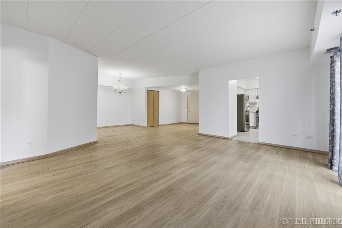 927 Elderberry Circle #103, Naperville, IL 60563