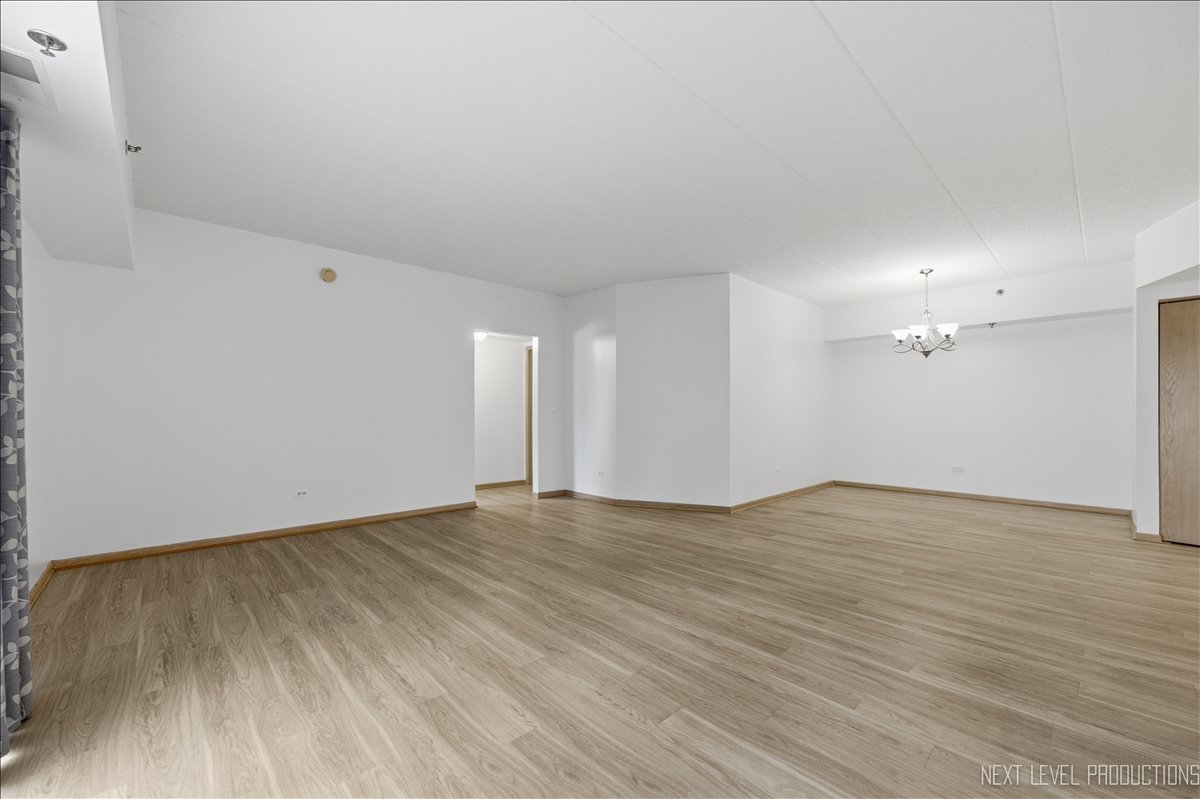 927 Elderberry Circle #103, Naperville, IL 60563