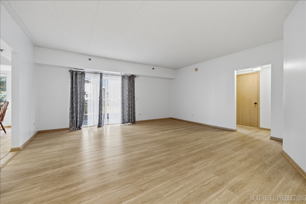 927 Elderberry Circle #103, Naperville, IL 60563