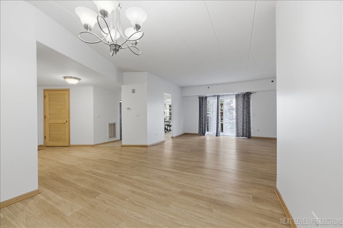 927 Elderberry Circle #103, Naperville, IL 60563