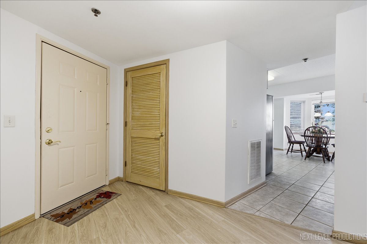 927 Elderberry Circle #103, Naperville, IL 60563