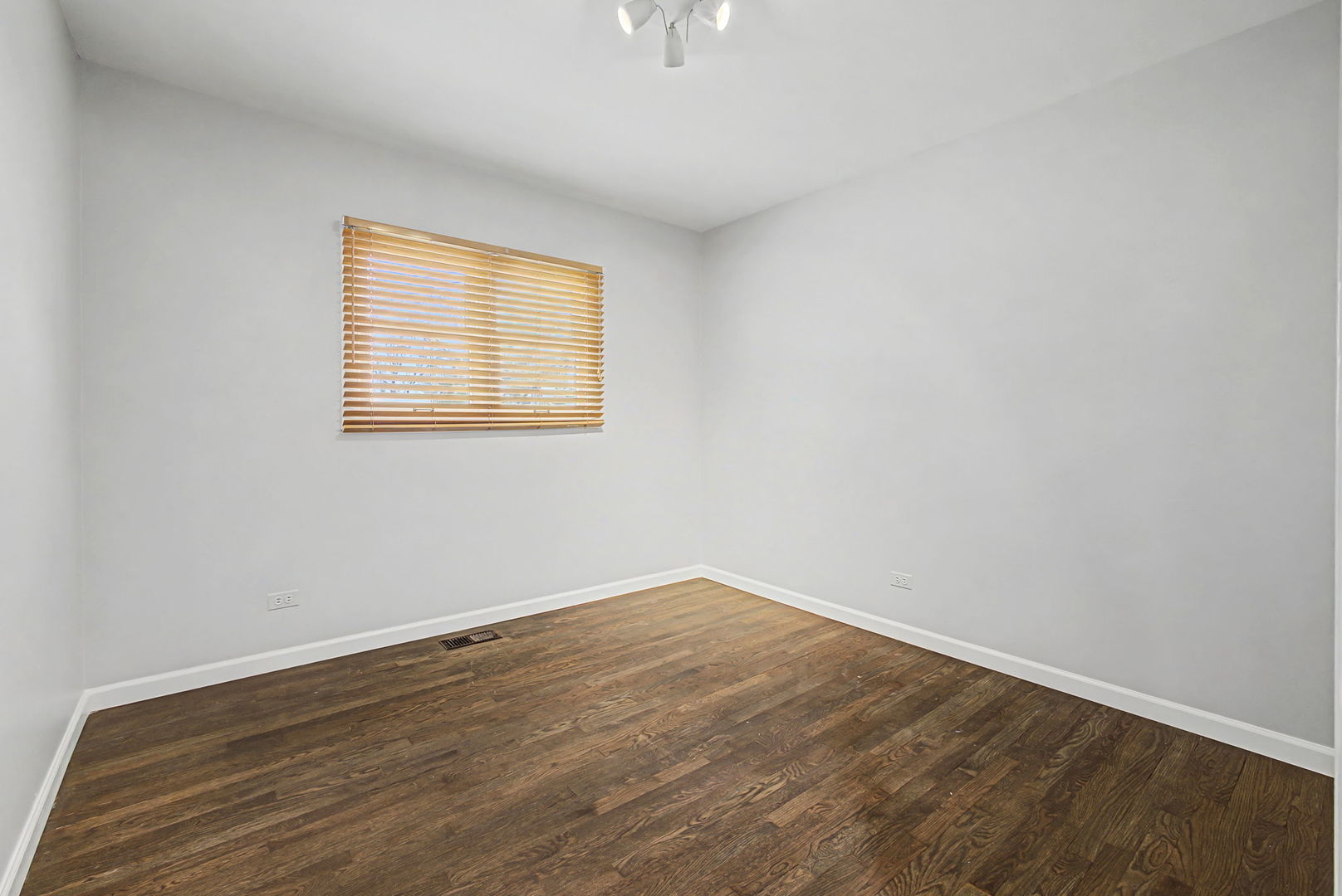 395 Washington Boulevard, Hoffman Estates, IL 60169