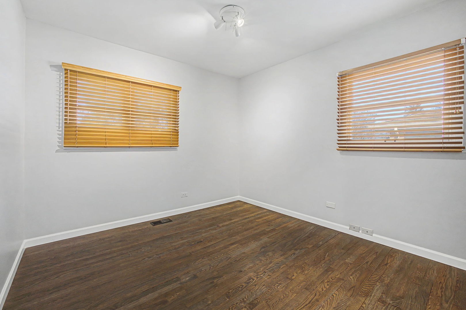 395 Washington Boulevard, Hoffman Estates, IL 60169