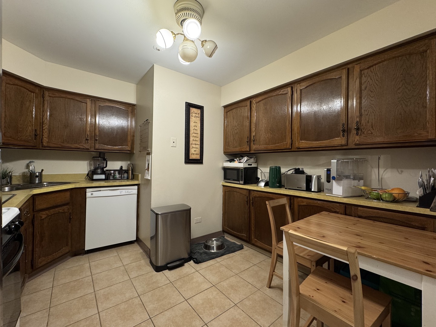 13 Parkside Court #15, Vernon Hills, IL 60061