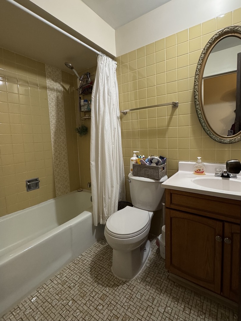 13 Parkside Court #15, Vernon Hills, IL 60061